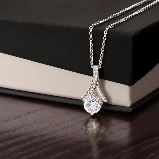 All Females ~ Alluring Beauty Necklace  [NO MESSAGE CARD]